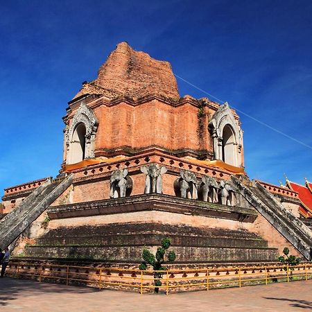 Bed Stop Hotel Chiangmai Csiangmaj Kültér fotó